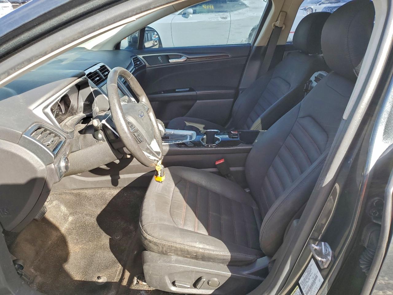 2015 FORD FUSION SE photo 13