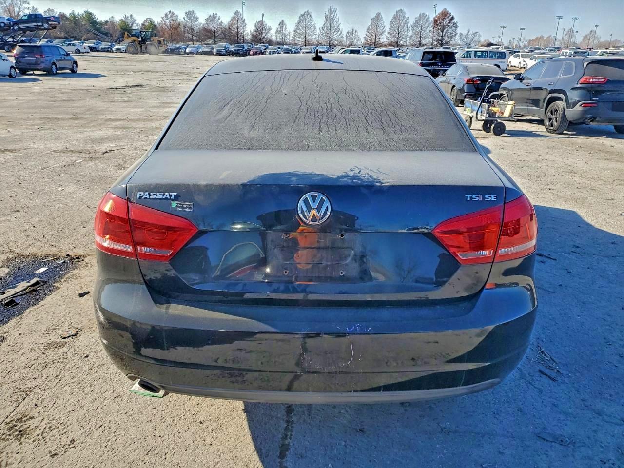2014 VOLKSWAGEN PASSAT SE photo 6