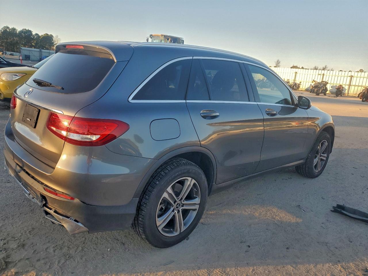 2018 MERCEDES-BENZ GLC 300 photo 3