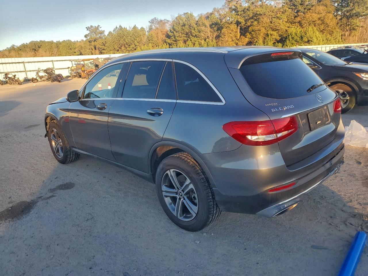 2018 MERCEDES-BENZ GLC 300 photo 2