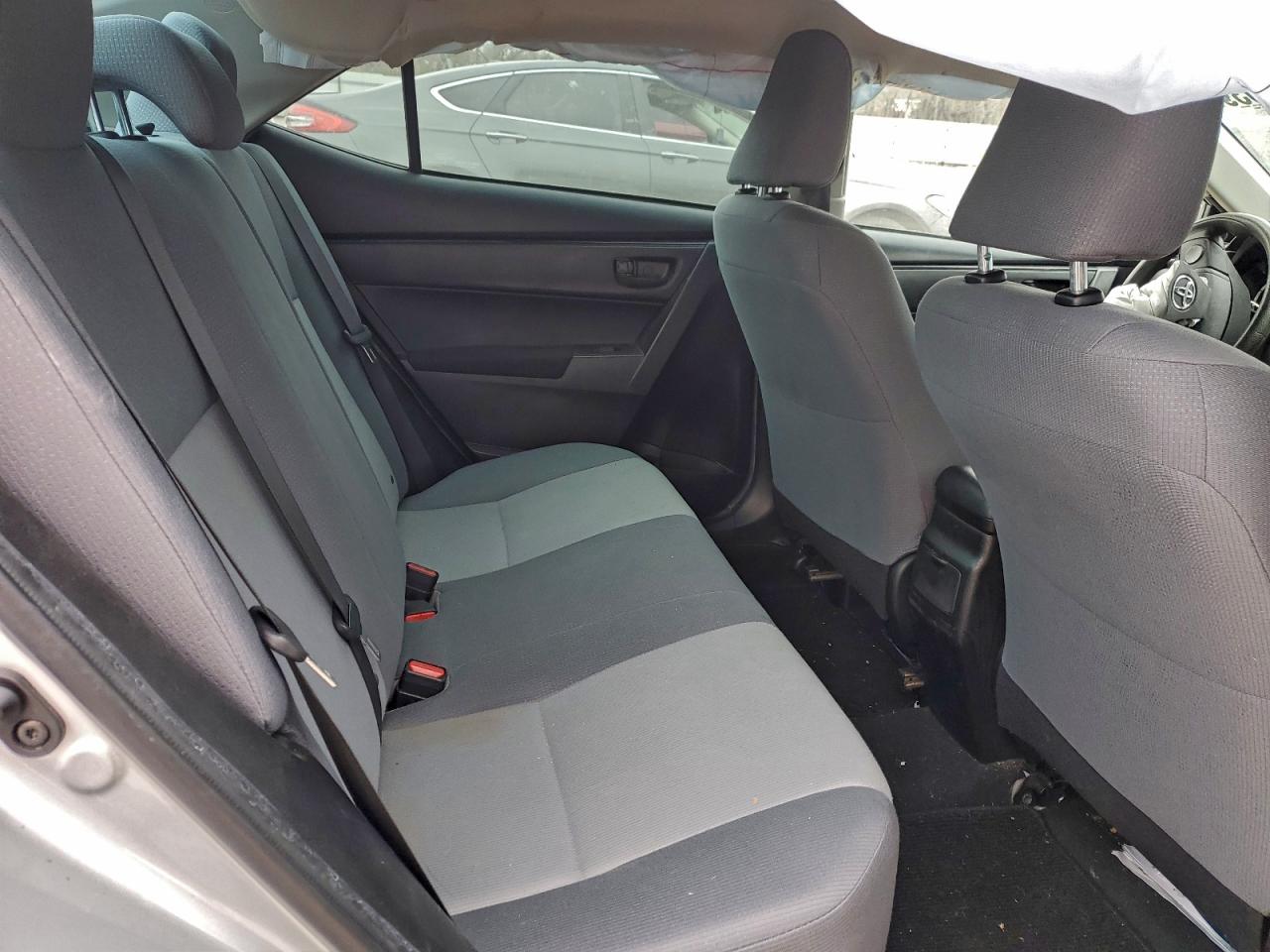 2017 TOYOTA COROLLA L photo 10