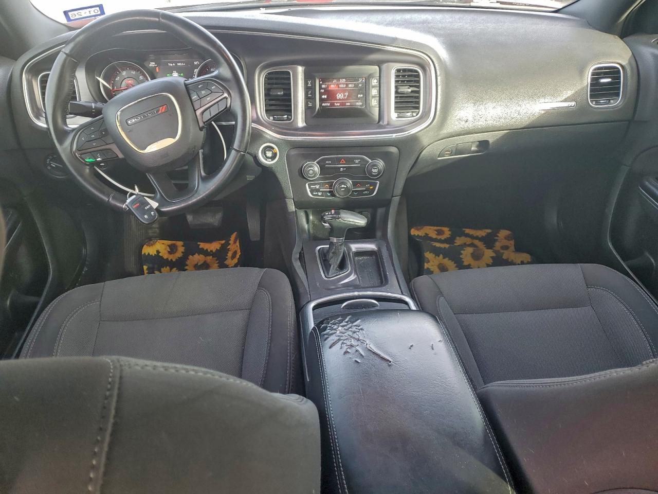 2017 DODGE CHARGER SE photo 8
