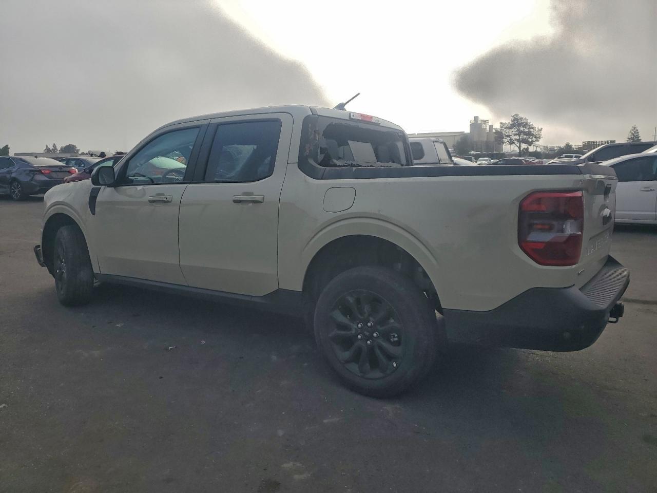 2024 FORD MAVERICK LARIAT photo 2