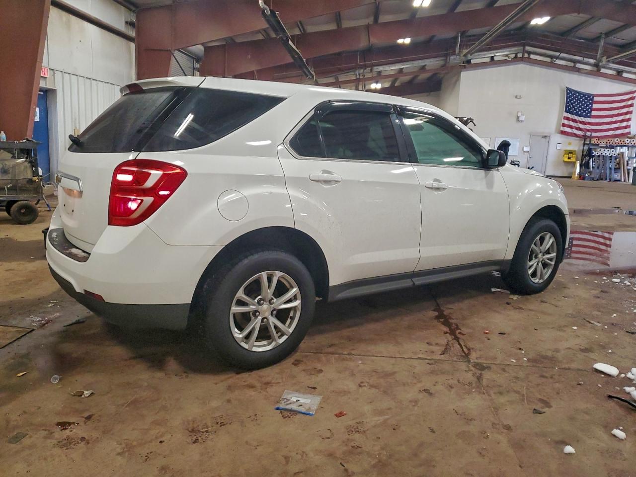 2017 CHEVROLET EQUINOX LS photo 3