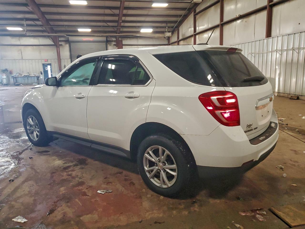 2017 CHEVROLET EQUINOX LS photo 2