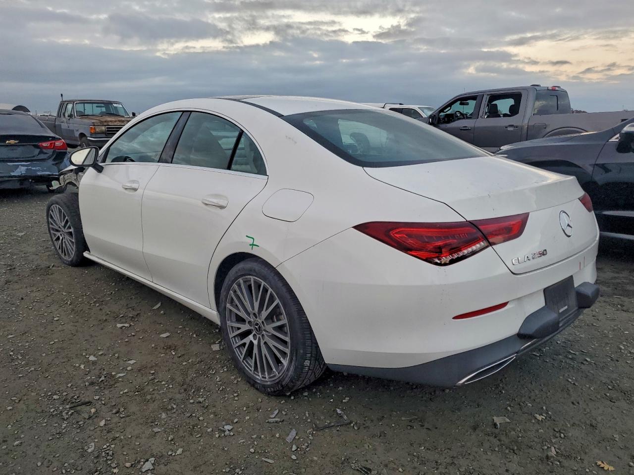 2020 MERCEDES-BENZ CLA 250 photo 2