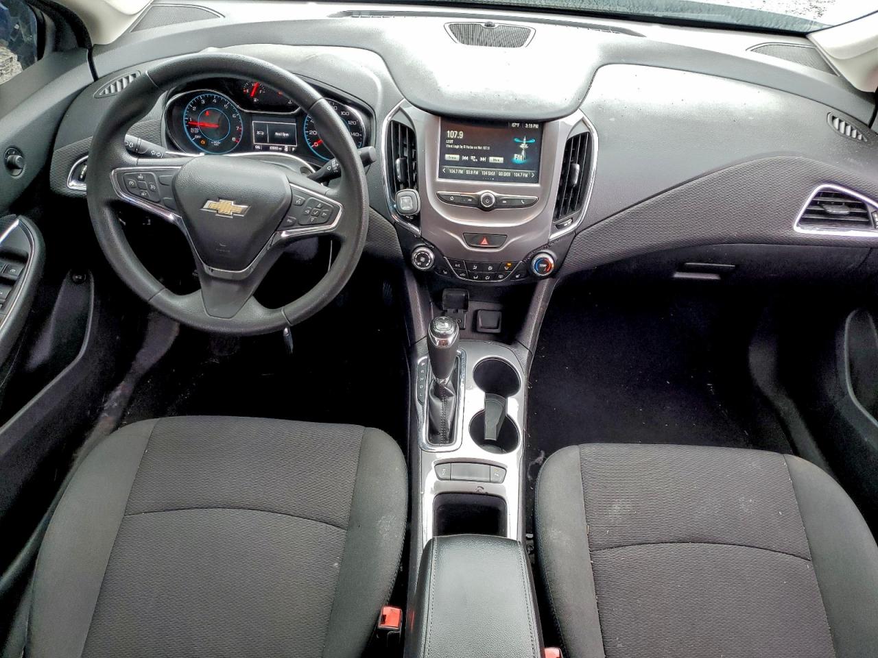 2017 CHEVROLET CRUZE LT photo 8
