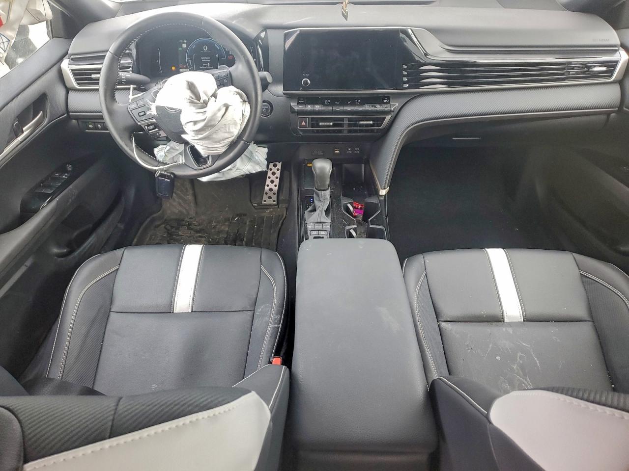 2025 TOYOTA CAMRY XSE photo 8