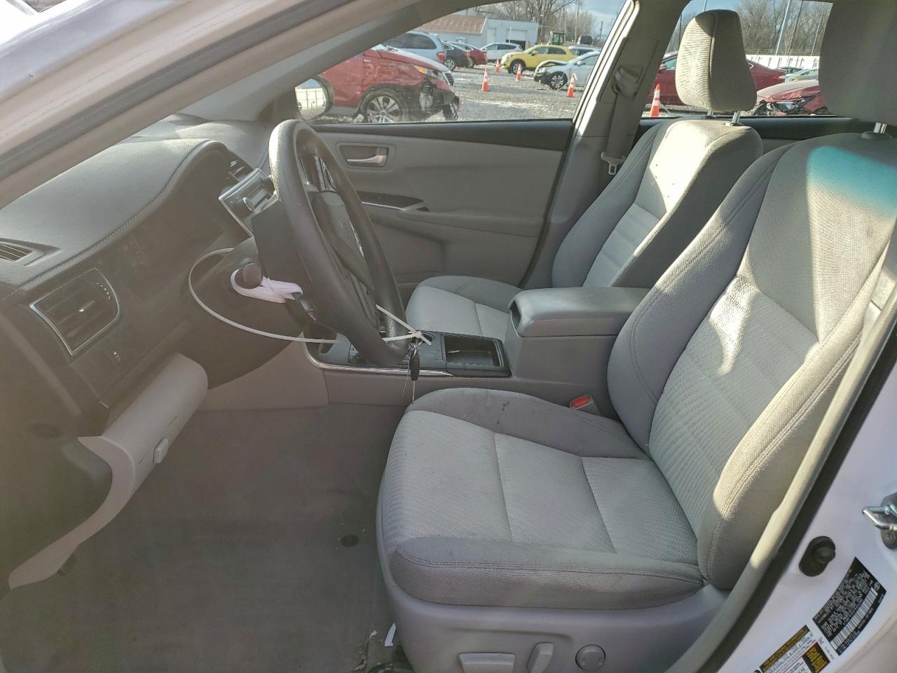 2015 TOYOTA CAMRY LE photo 7