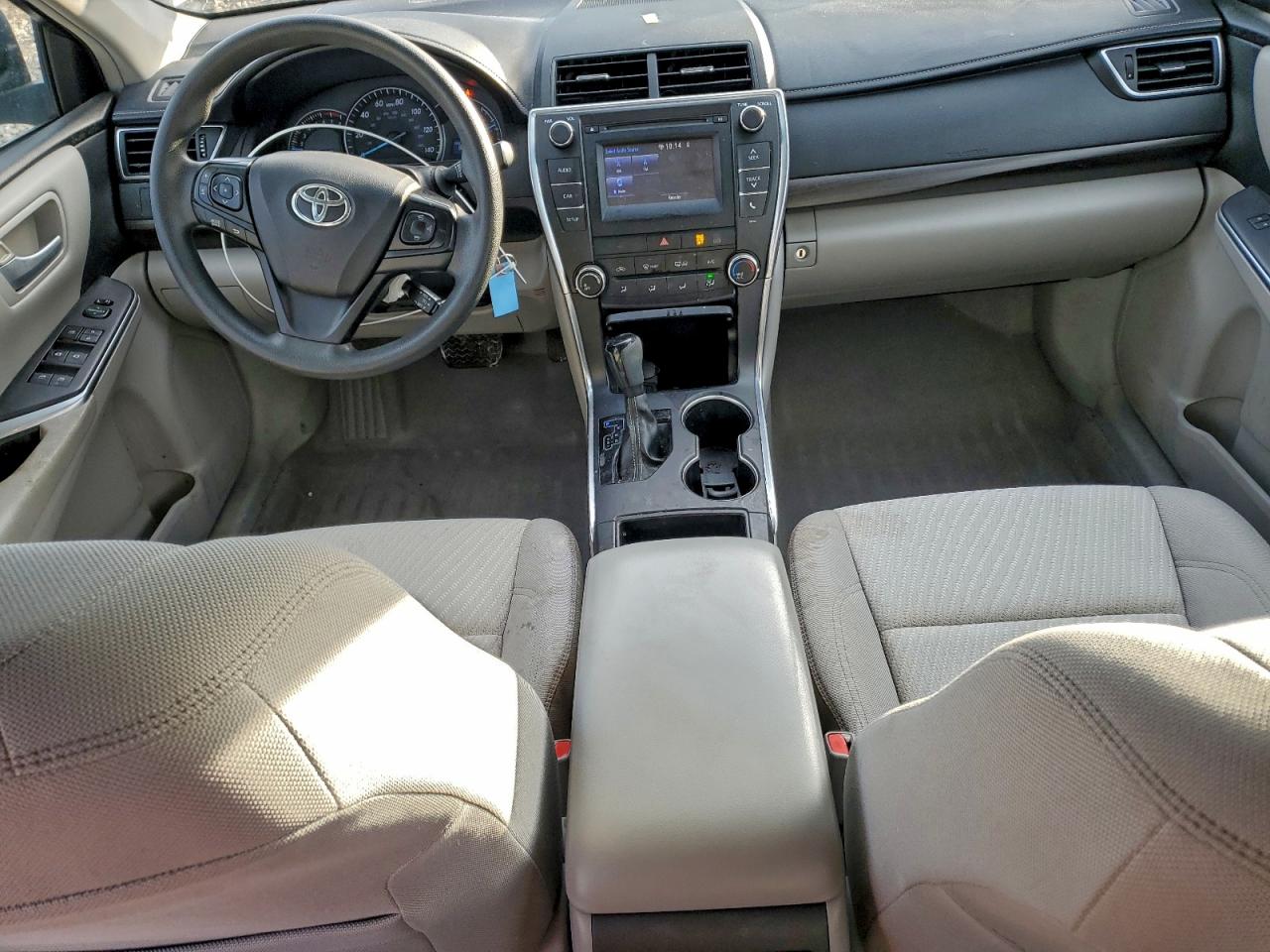 2015 TOYOTA CAMRY LE photo 8