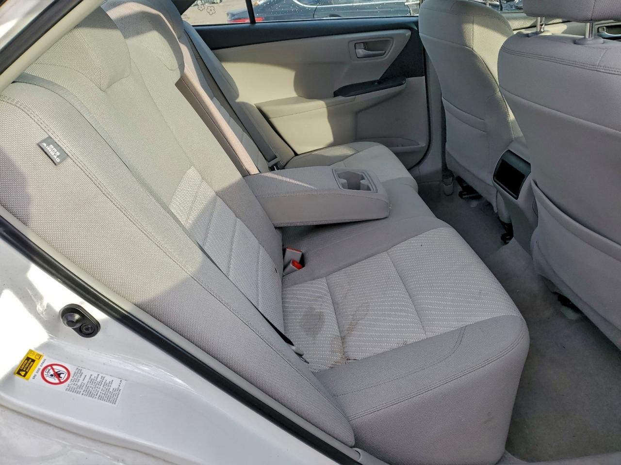 2015 TOYOTA CAMRY LE photo 10