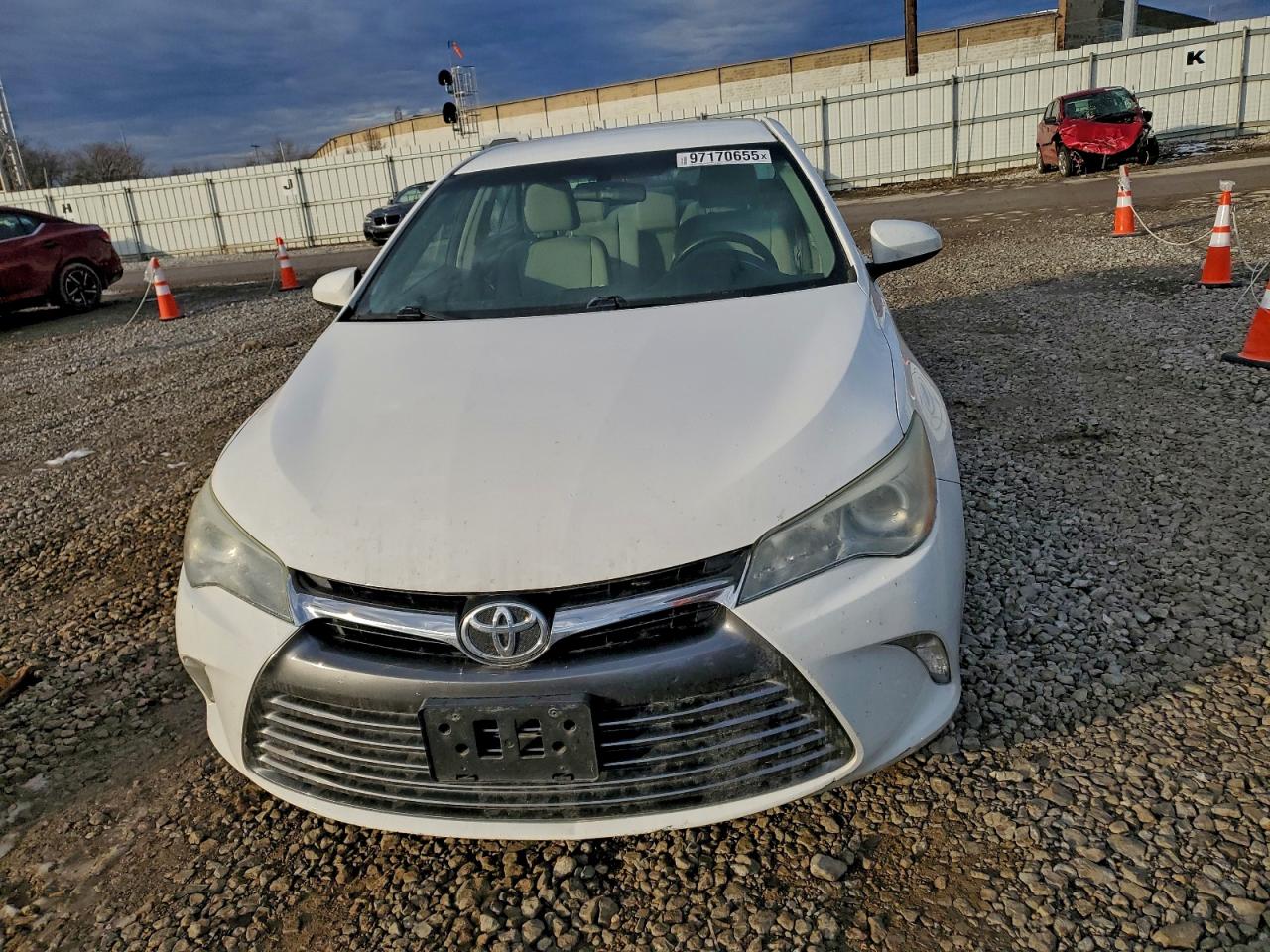 2015 TOYOTA CAMRY LE photo 5
