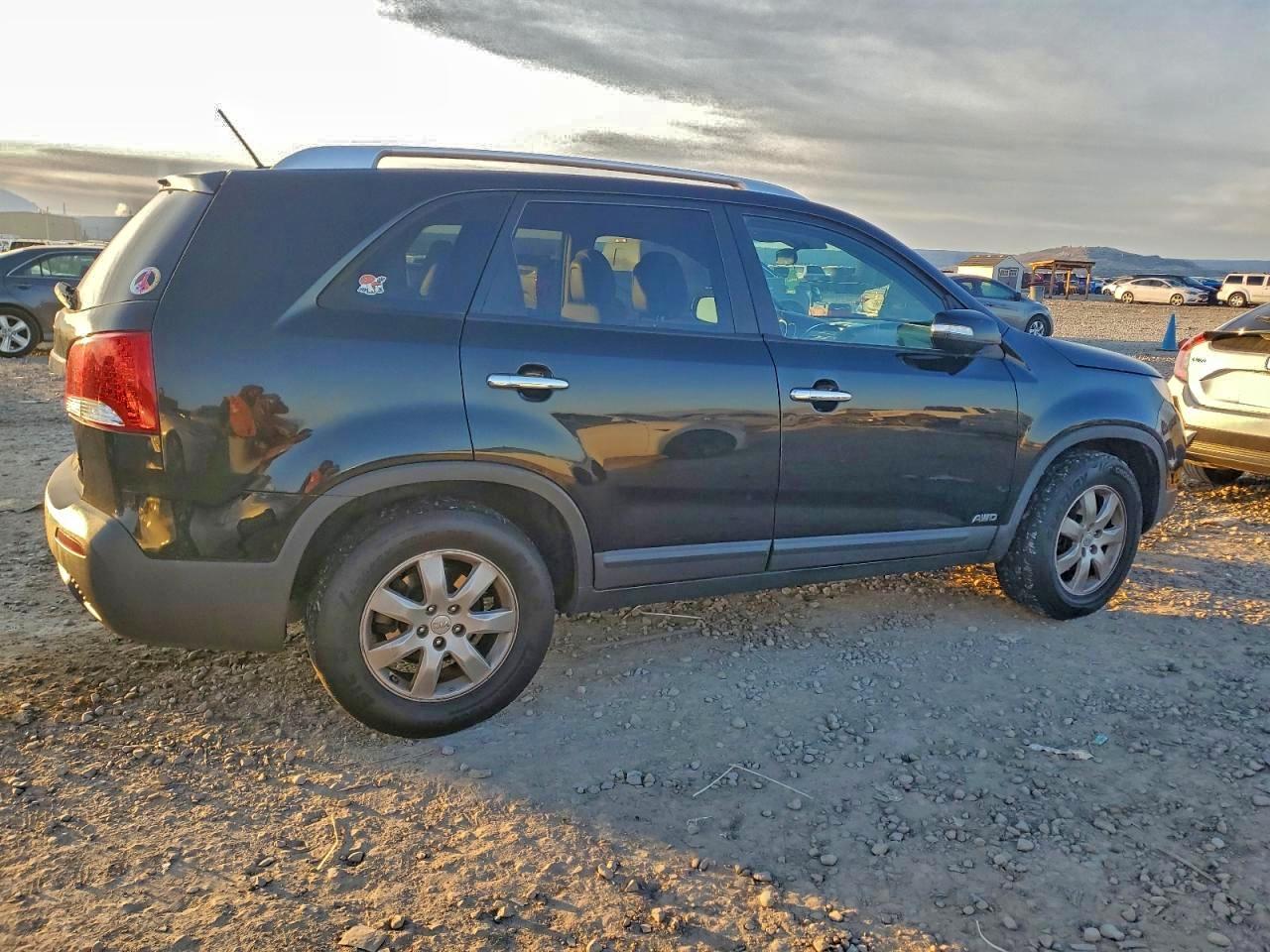 2012 KIA SORENTO BASE photo 3