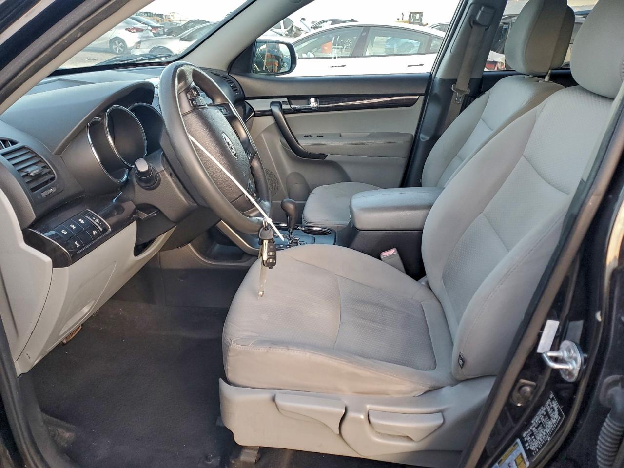 2012 KIA SORENTO BASE photo 7