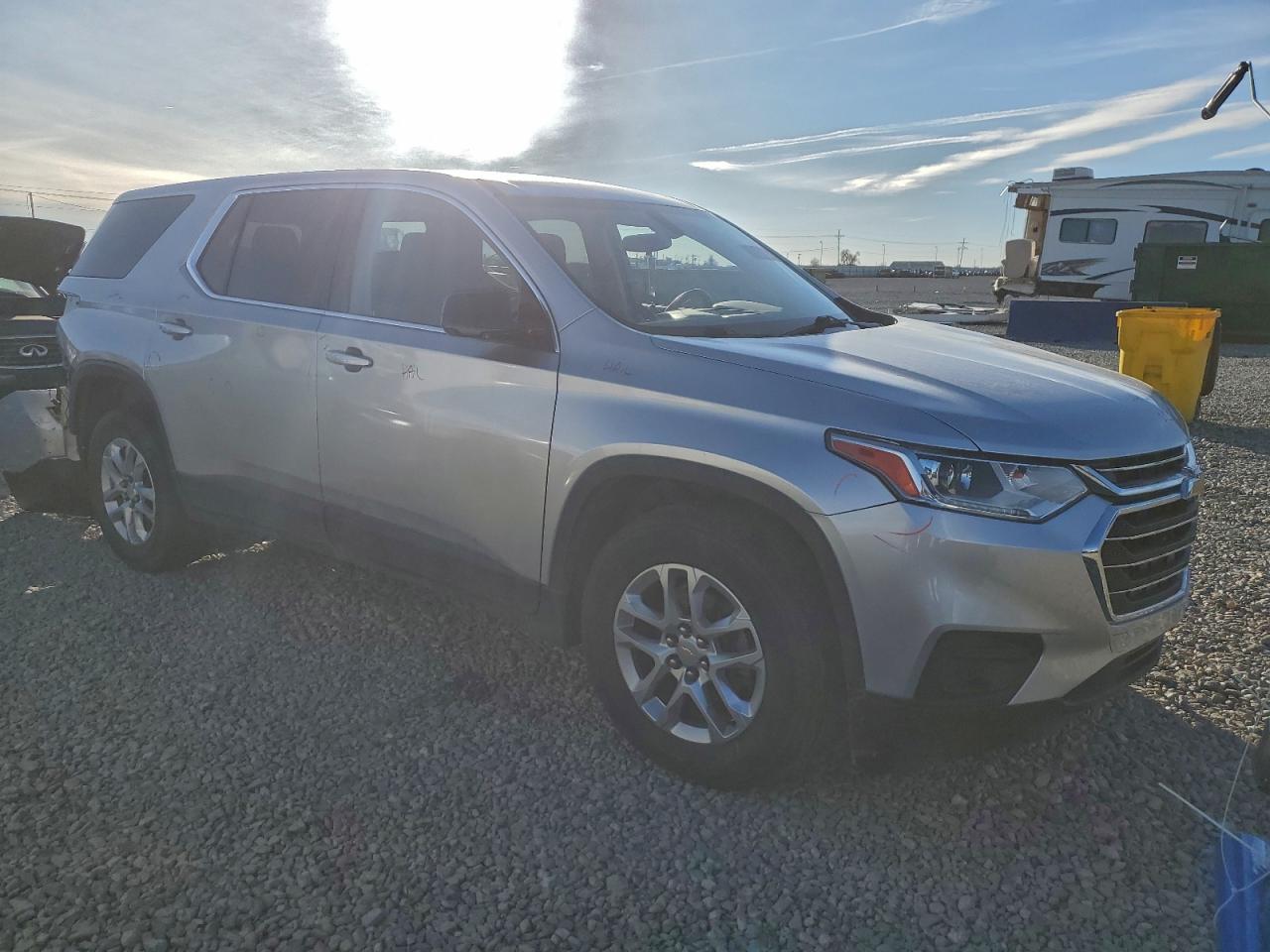 2019 CHEVROLET TRAVERSE LS photo 4