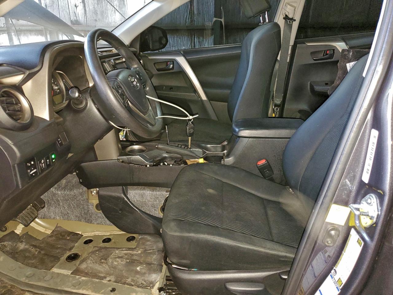 2014 TOYOTA RAV4 LE photo 7