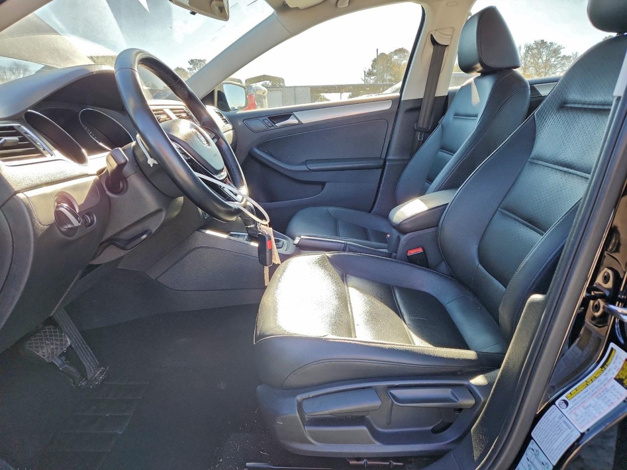 2017 VOLKSWAGEN JETTA SE photo 7