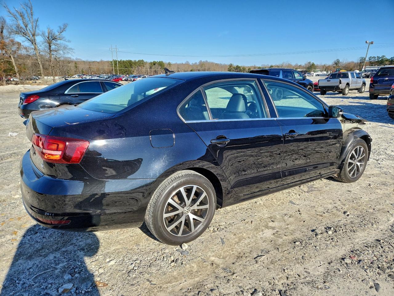 2017 VOLKSWAGEN JETTA SE photo 3