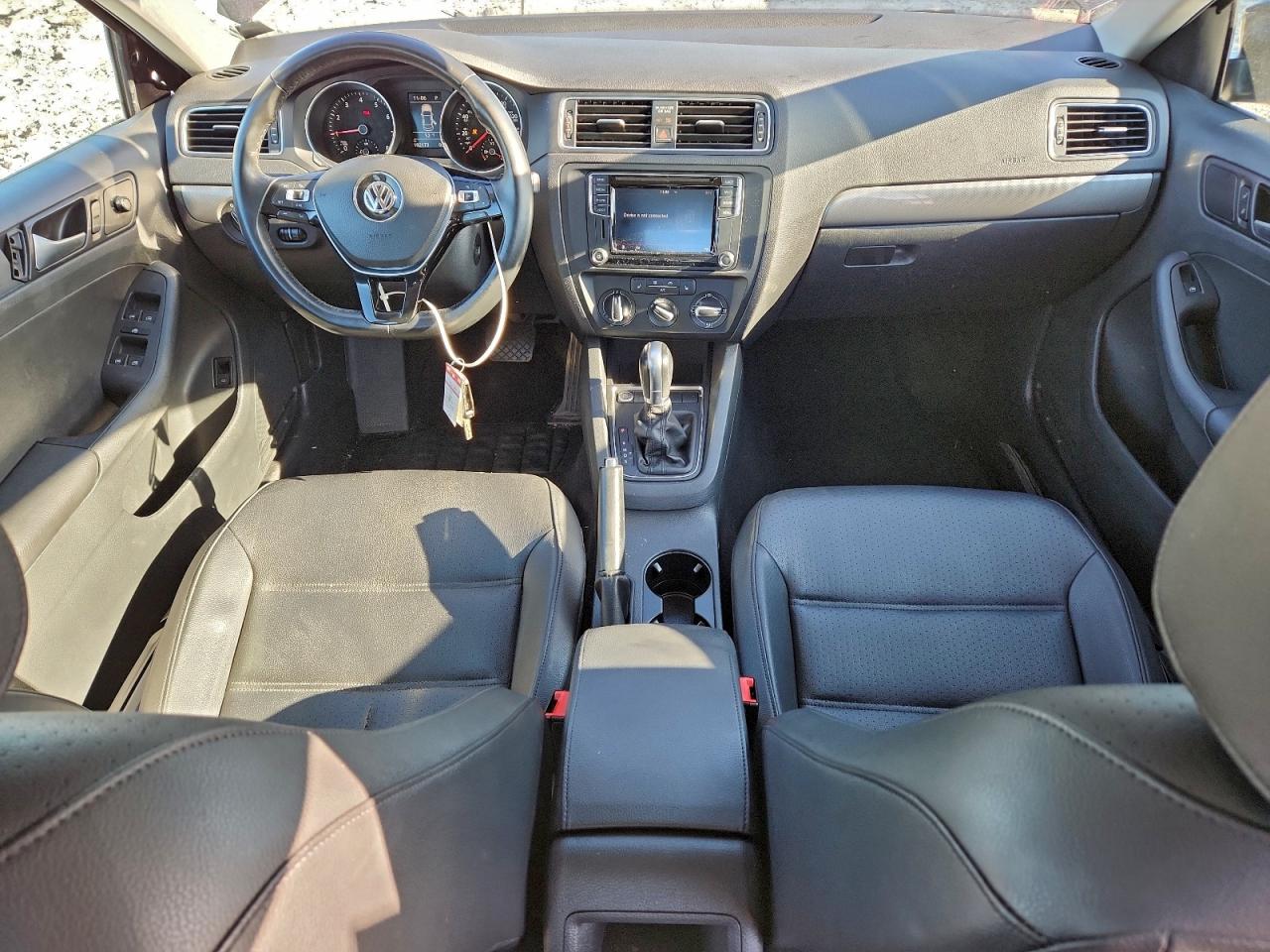 2017 VOLKSWAGEN JETTA SE photo 8