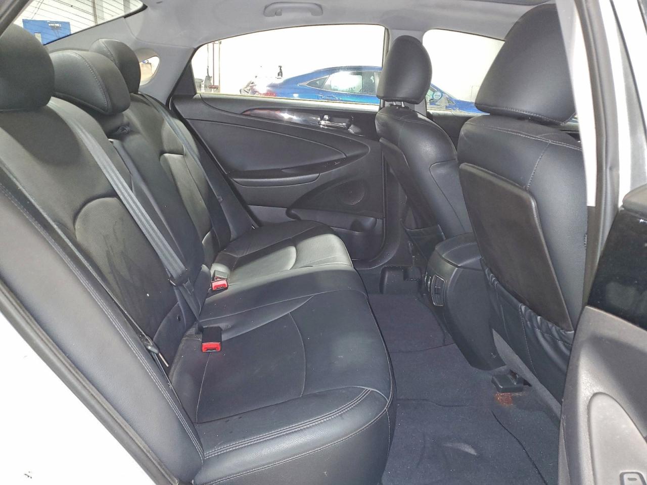 2011 HYUNDAI SONATA SE photo 10