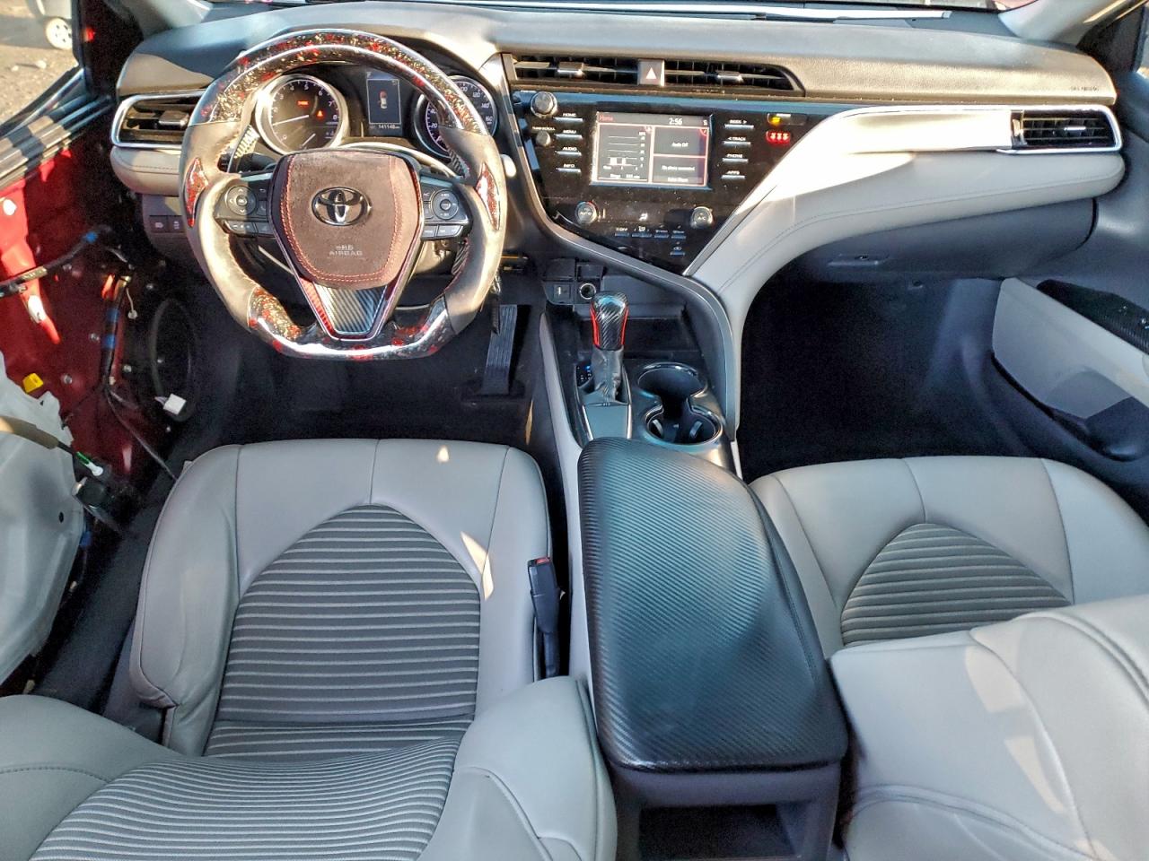 2018 TOYOTA CAMRY L photo 8