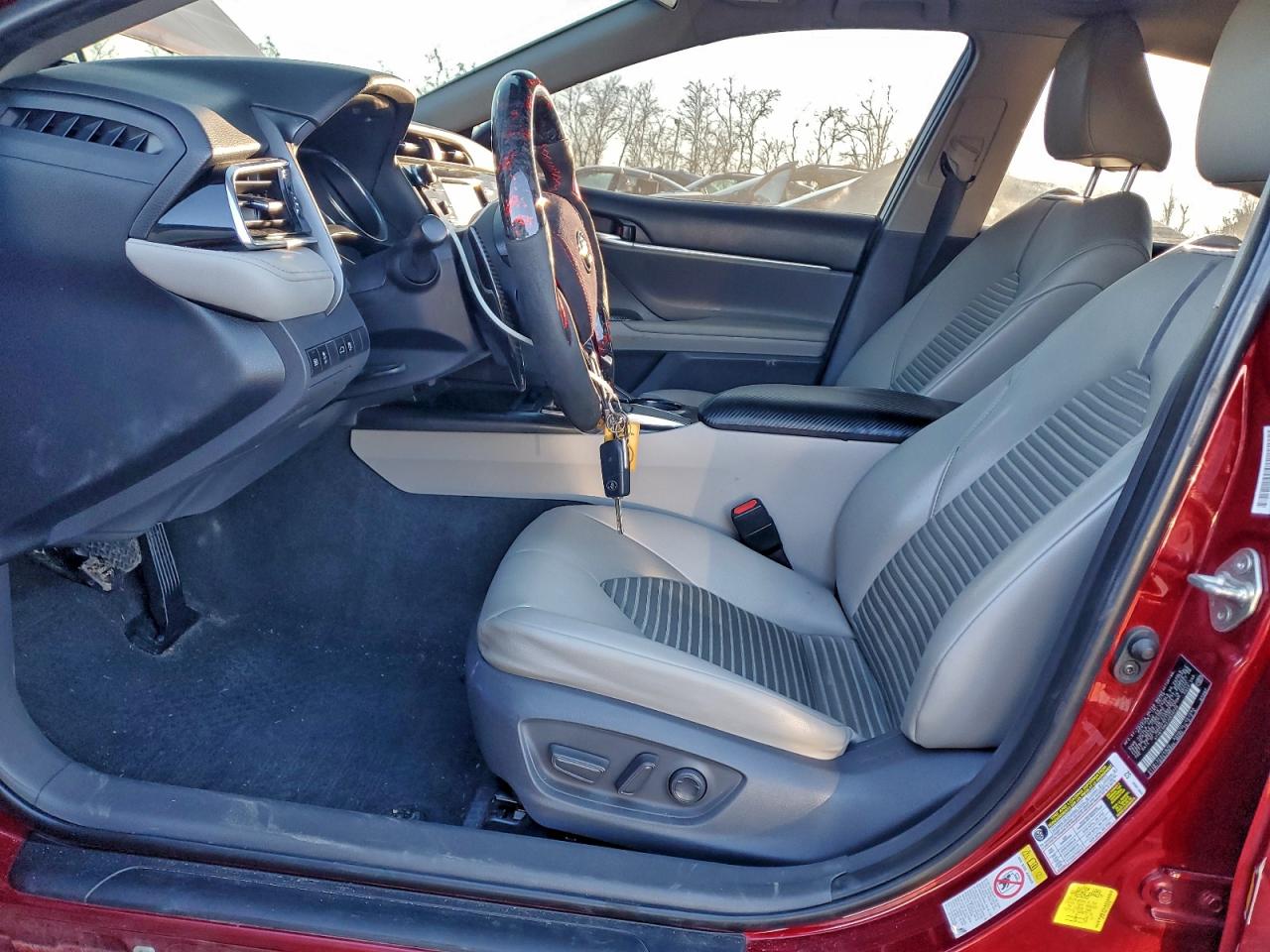 2018 TOYOTA CAMRY L photo 7
