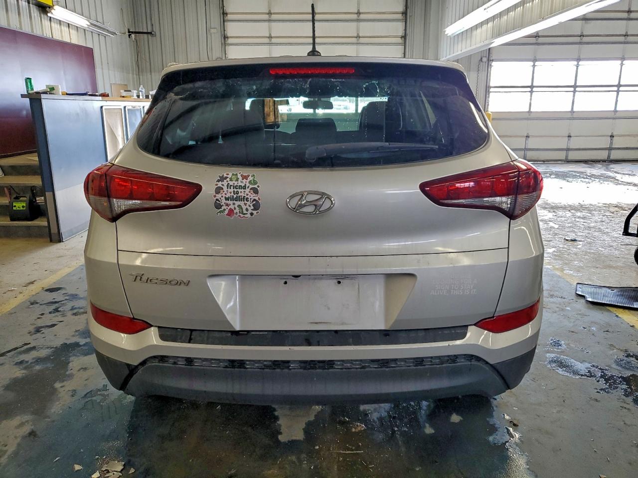2017 HYUNDAI TUCSON SE photo 6