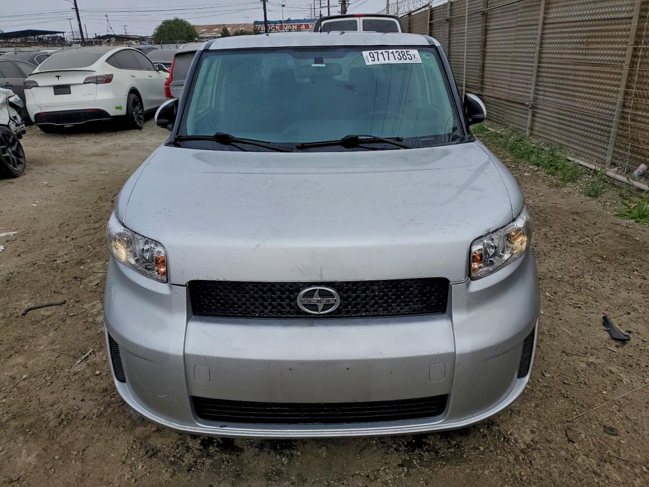 2010 TOYOTA SCION XB photo 5