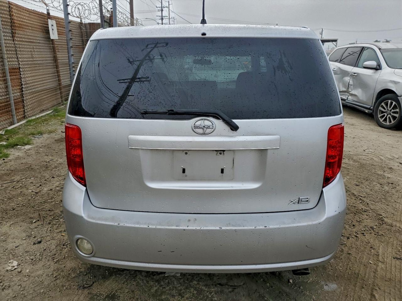 2010 TOYOTA SCION XB photo 6