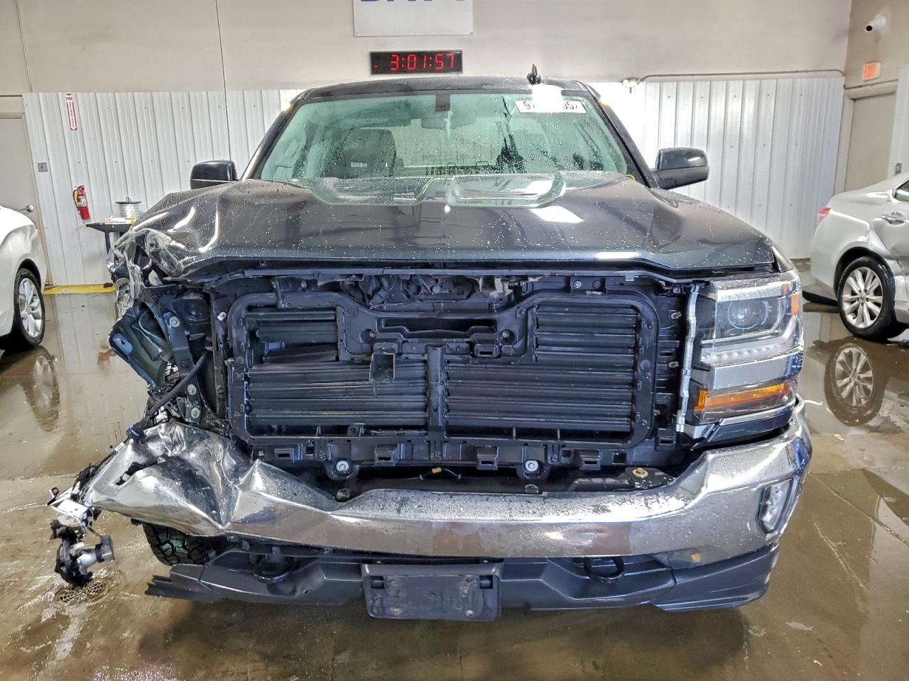 2017 CHEVROLET SILVERADO K1500 LT photo 5