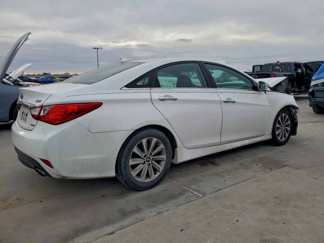 2014 HYUNDAI SONATA SE photo 3