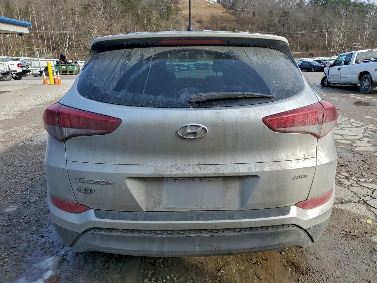 2018 HYUNDAI TUCSON SE photo 6