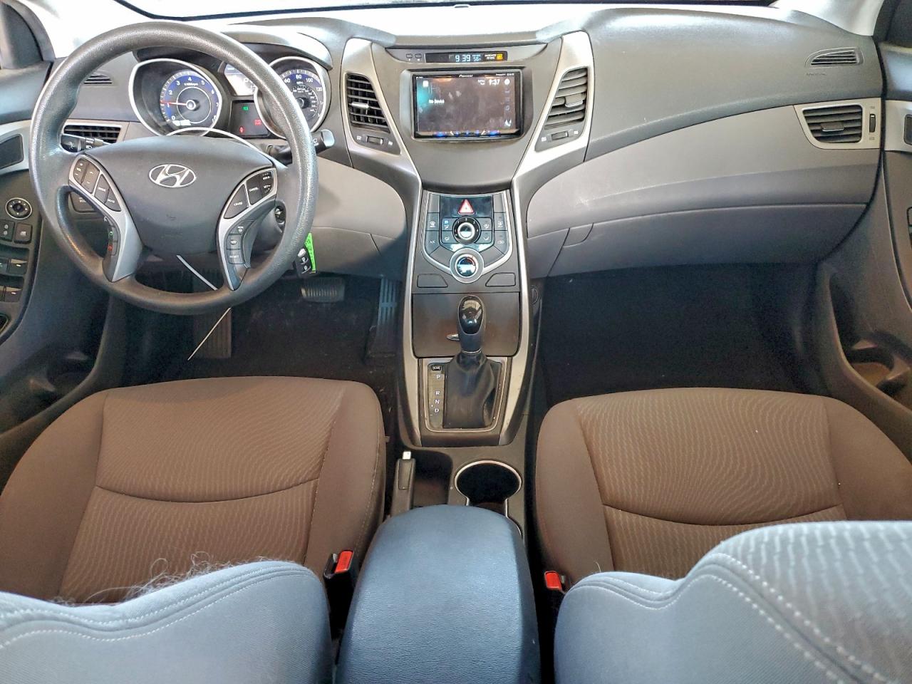 2015 HYUNDAI ELANTRA SE photo 8