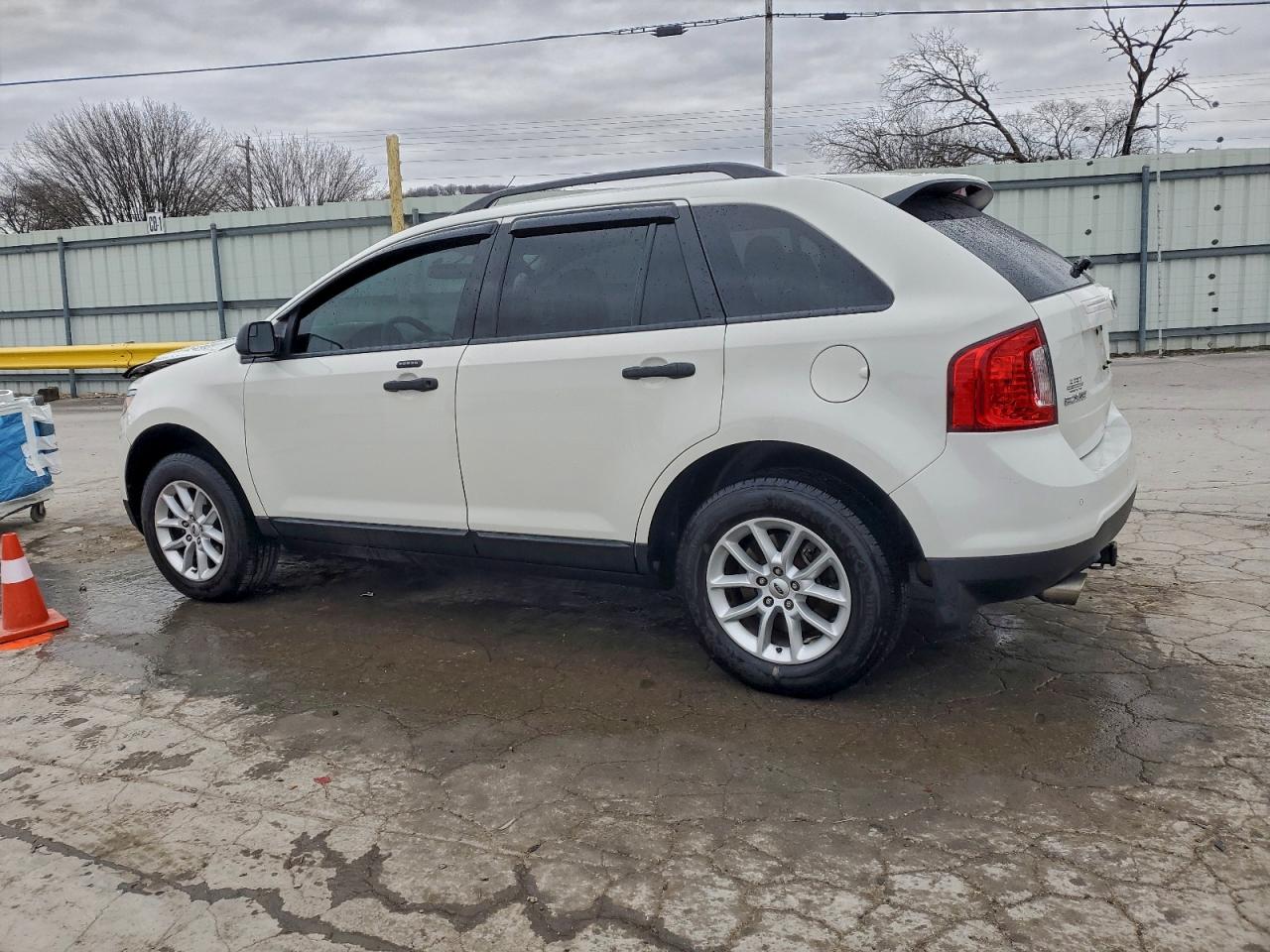 2013 FORD EDGE SE photo 2