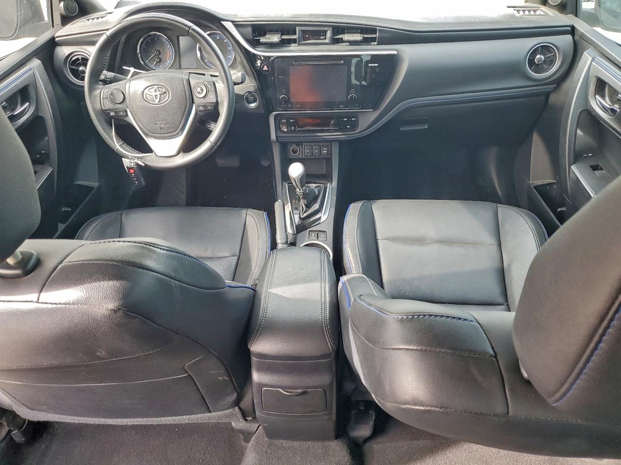 2017 TOYOTA COROLLA L photo 8