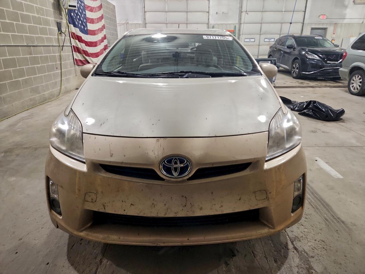 2011 TOYOTA PRIUS photo 5