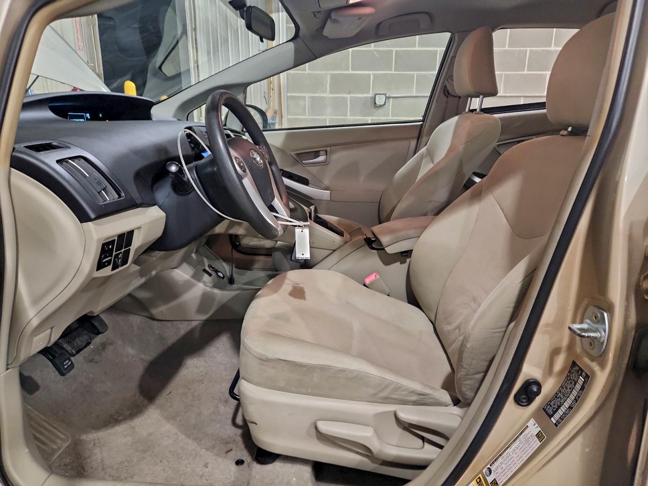 2011 TOYOTA PRIUS photo 7