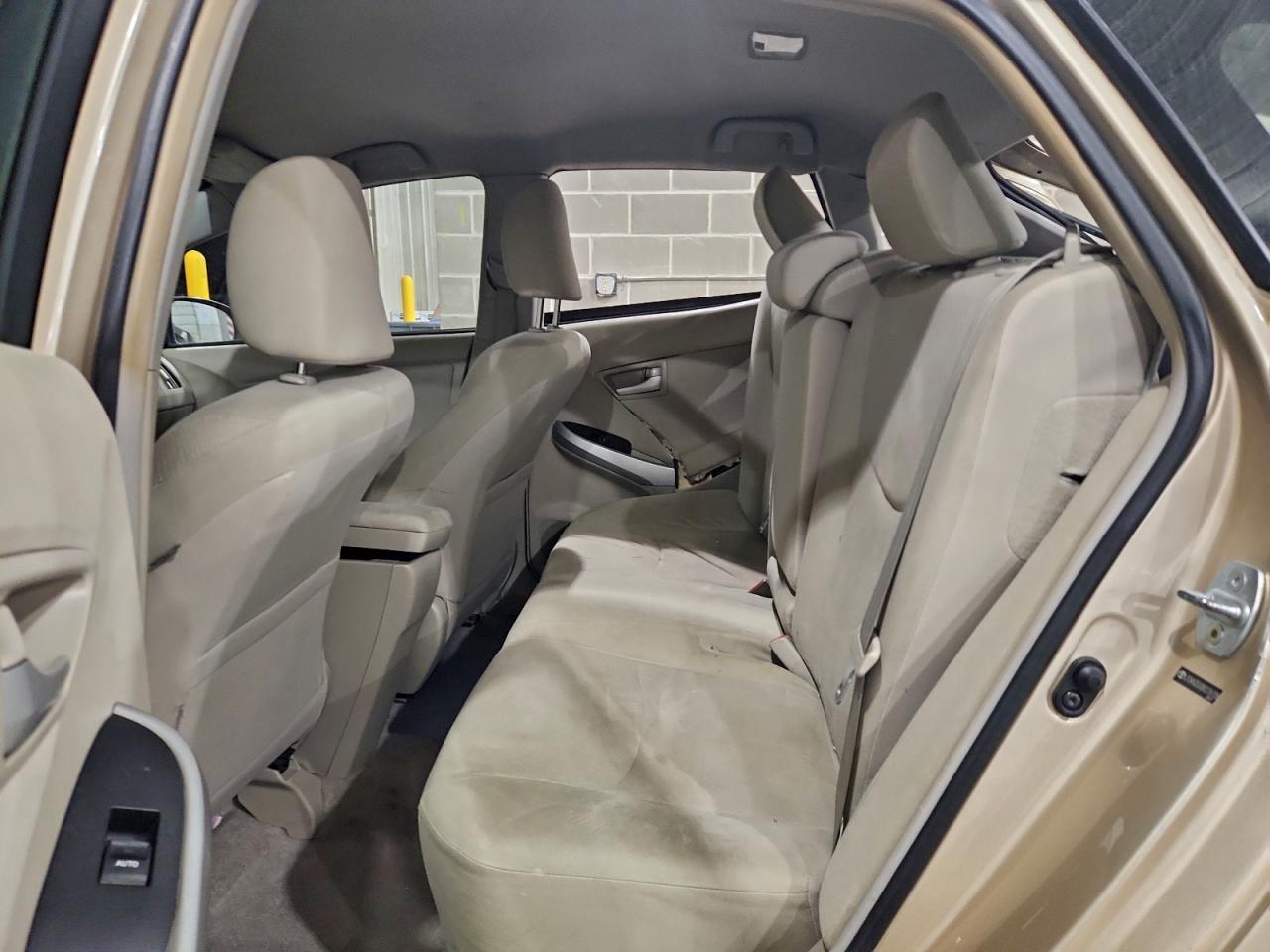 2011 TOYOTA PRIUS photo 10