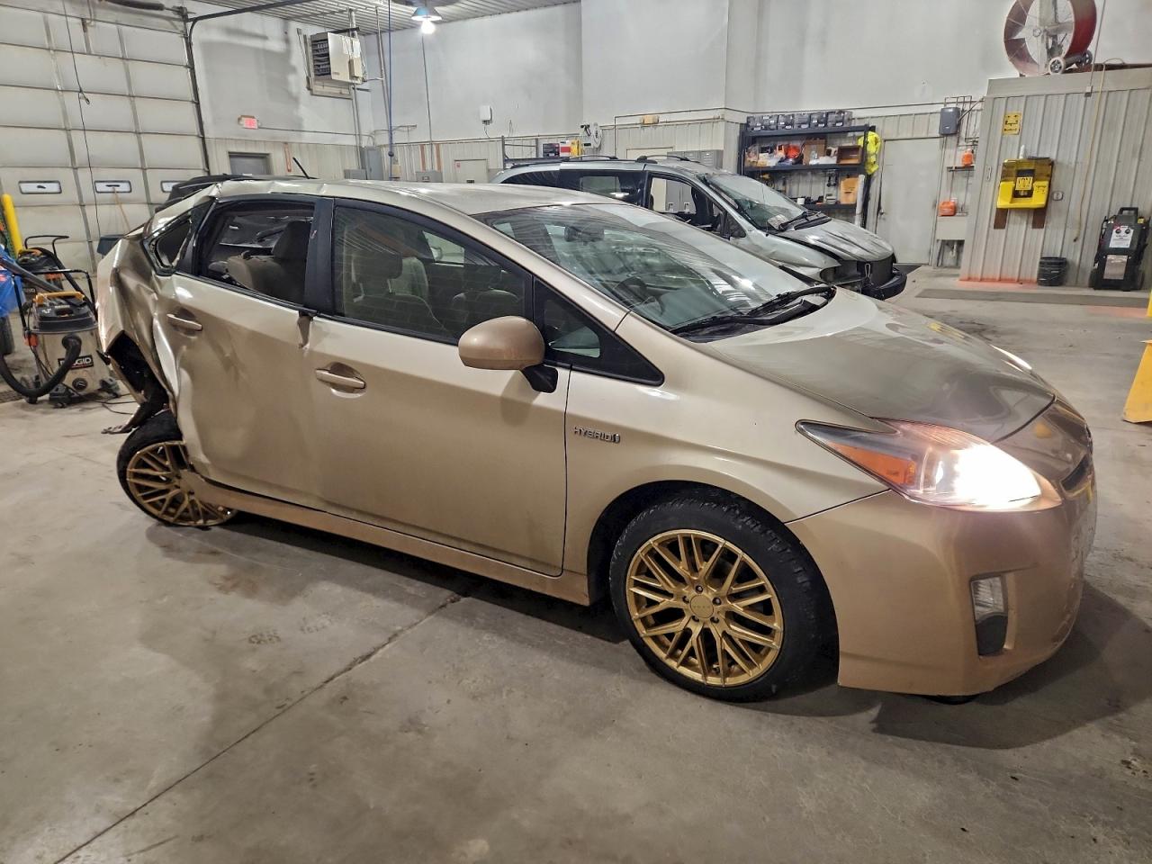 2011 TOYOTA PRIUS photo 4