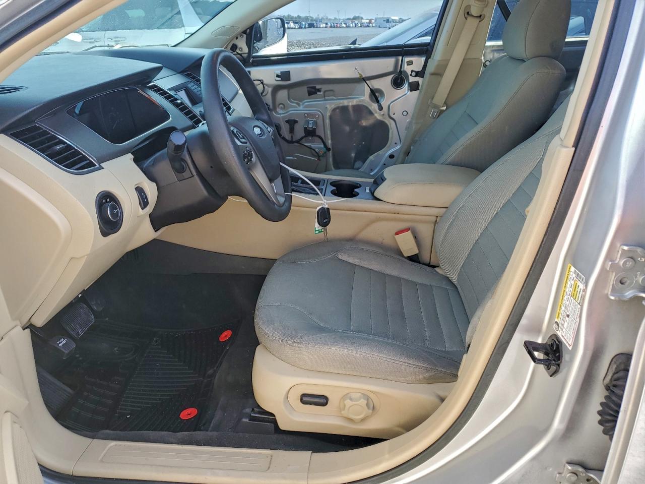 2016 FORD TAURUS SE photo 7