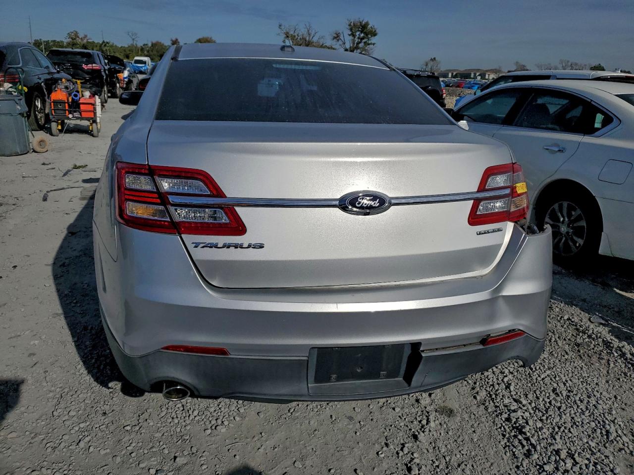 2016 FORD TAURUS SE photo 6