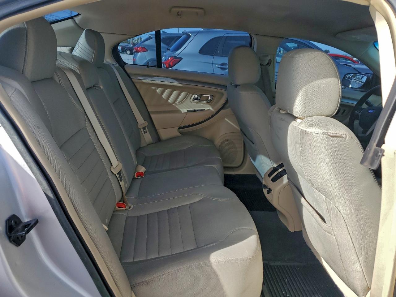 2016 FORD TAURUS SE photo 10