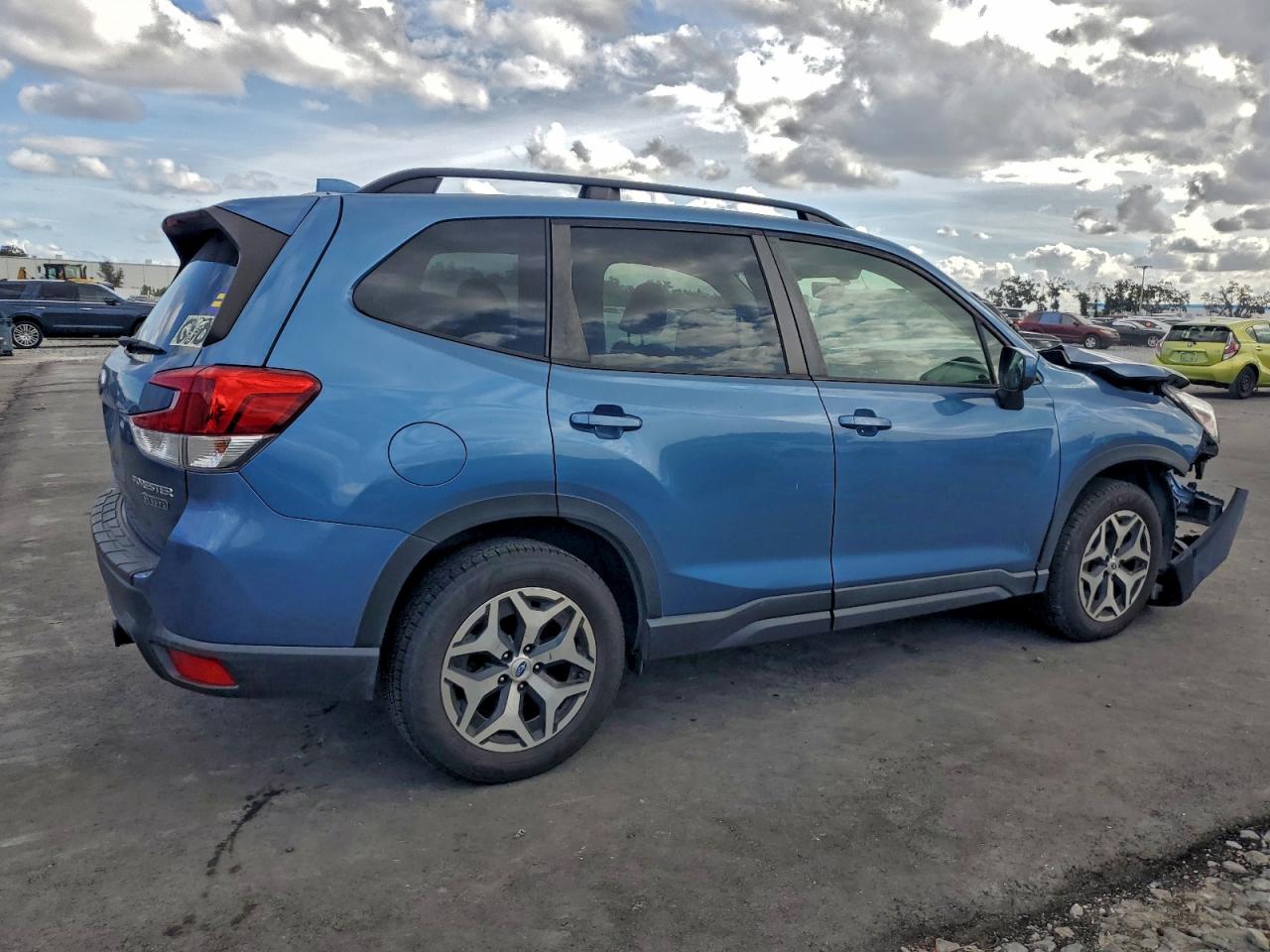 2020 SUBARU FORESTER PREMIUM photo 3