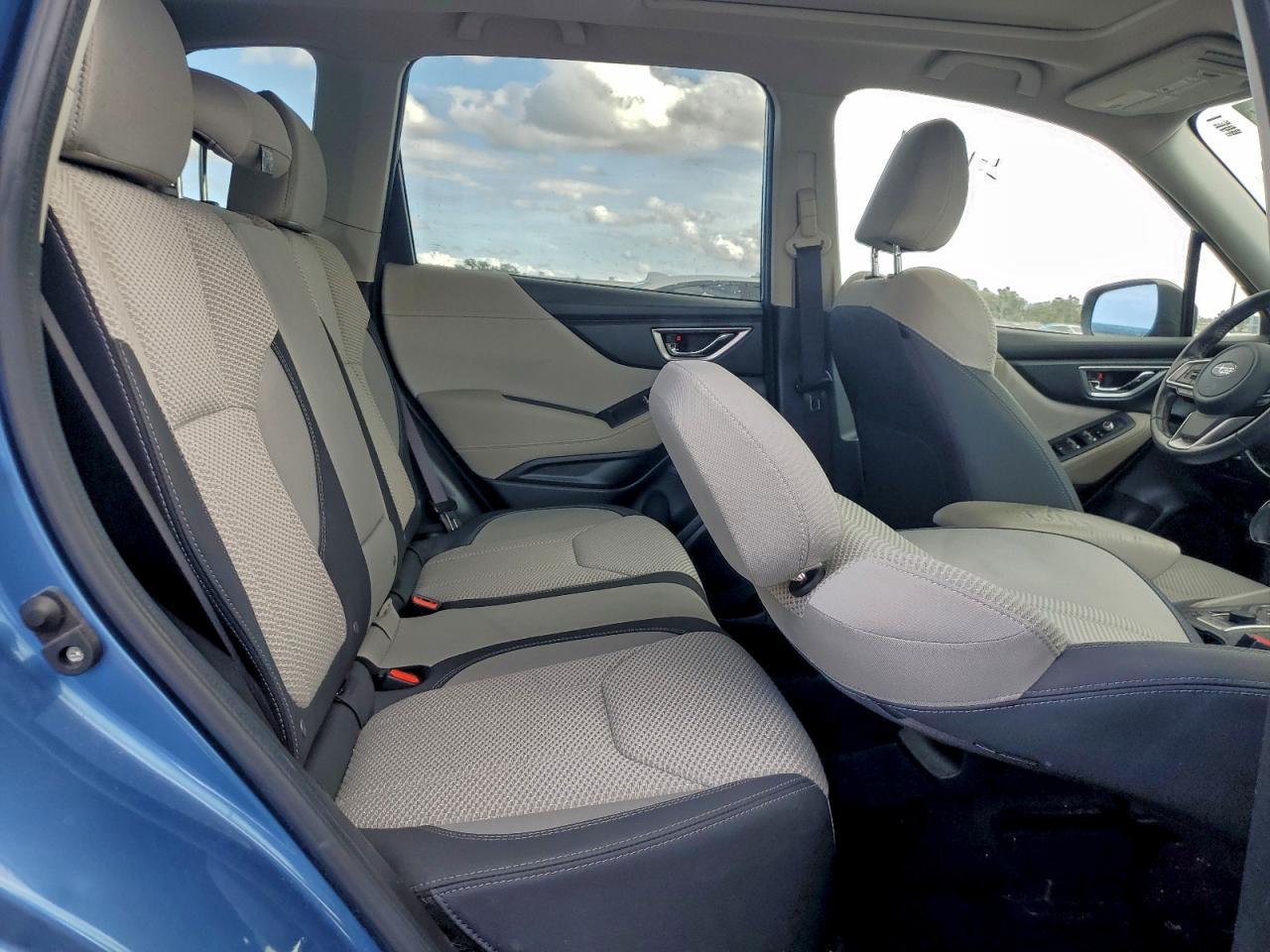 2020 SUBARU FORESTER PREMIUM photo 11