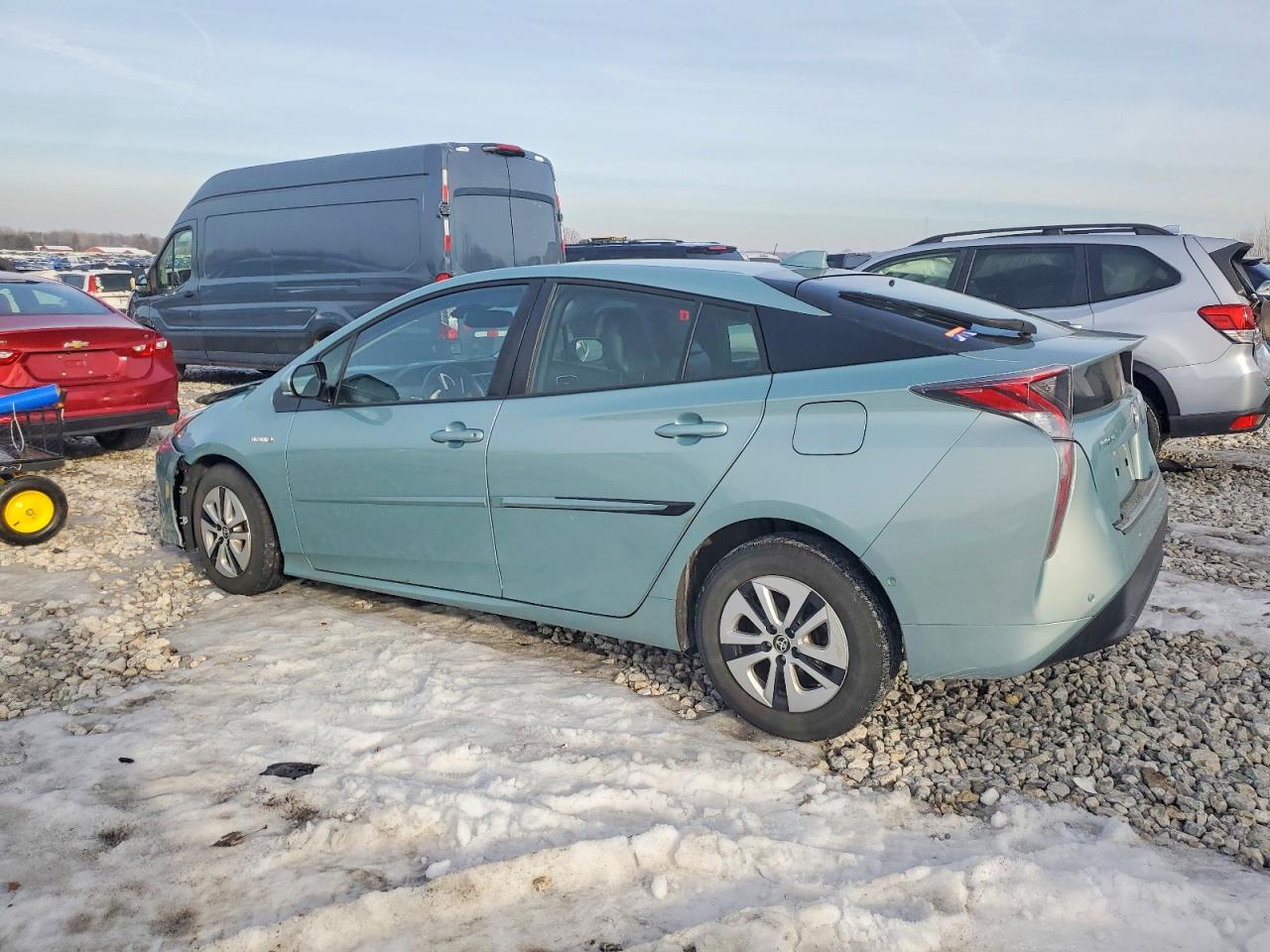 2017 TOYOTA PRIUS photo 2
