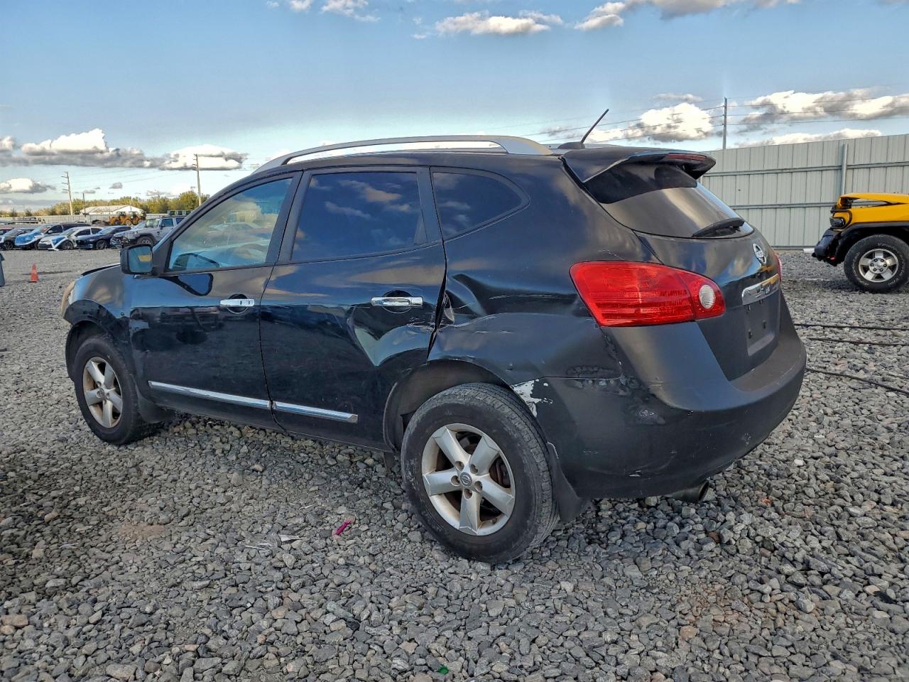 2011 NISSAN ROGUE S photo 2