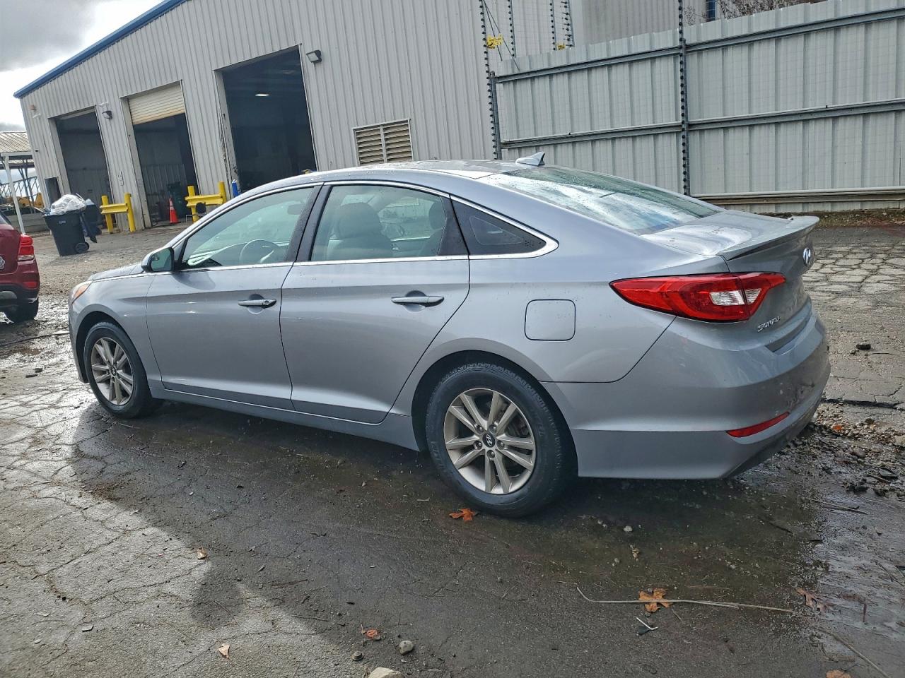 2015 HYUNDAI SONATA SE photo 2