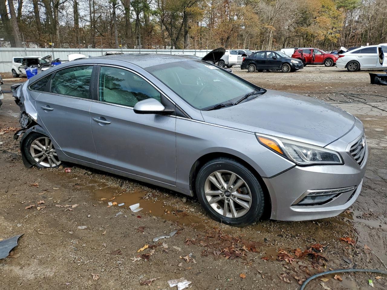 2015 HYUNDAI SONATA SE photo 4
