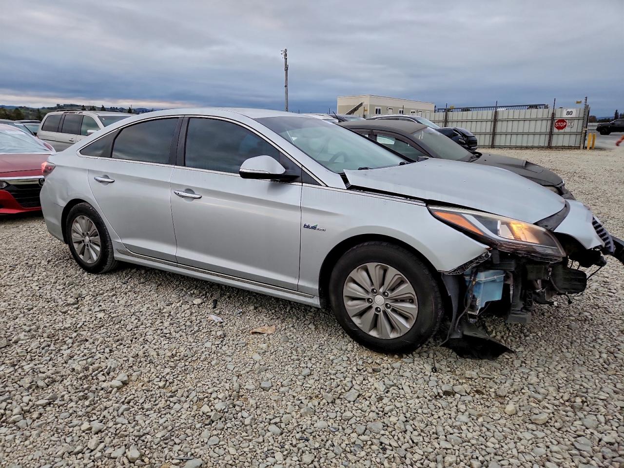 2017 HYUNDAI SONATA HYBRID photo 4