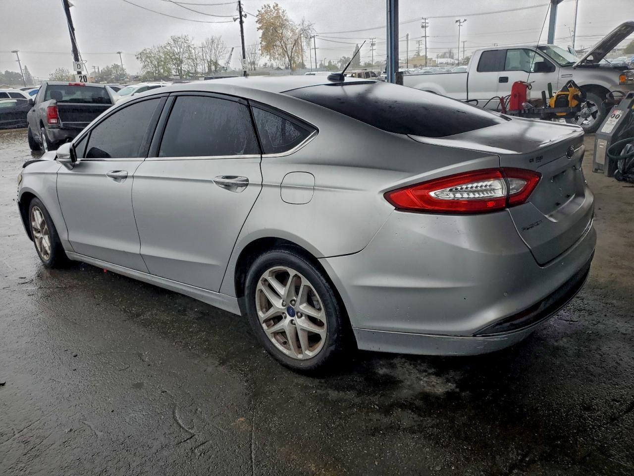2016 FORD FUSION SE photo 2